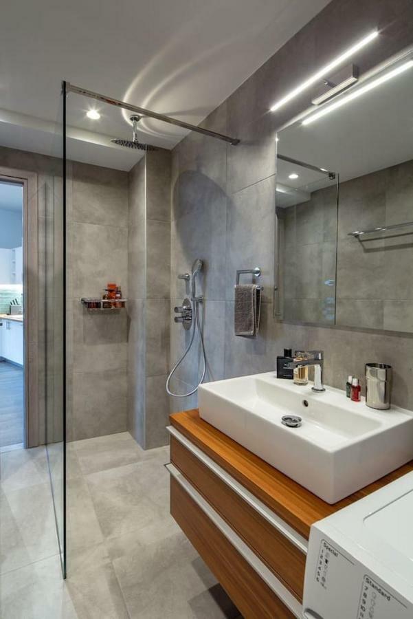 The 2 Bdrs/2 Baths Luxury Apartment *