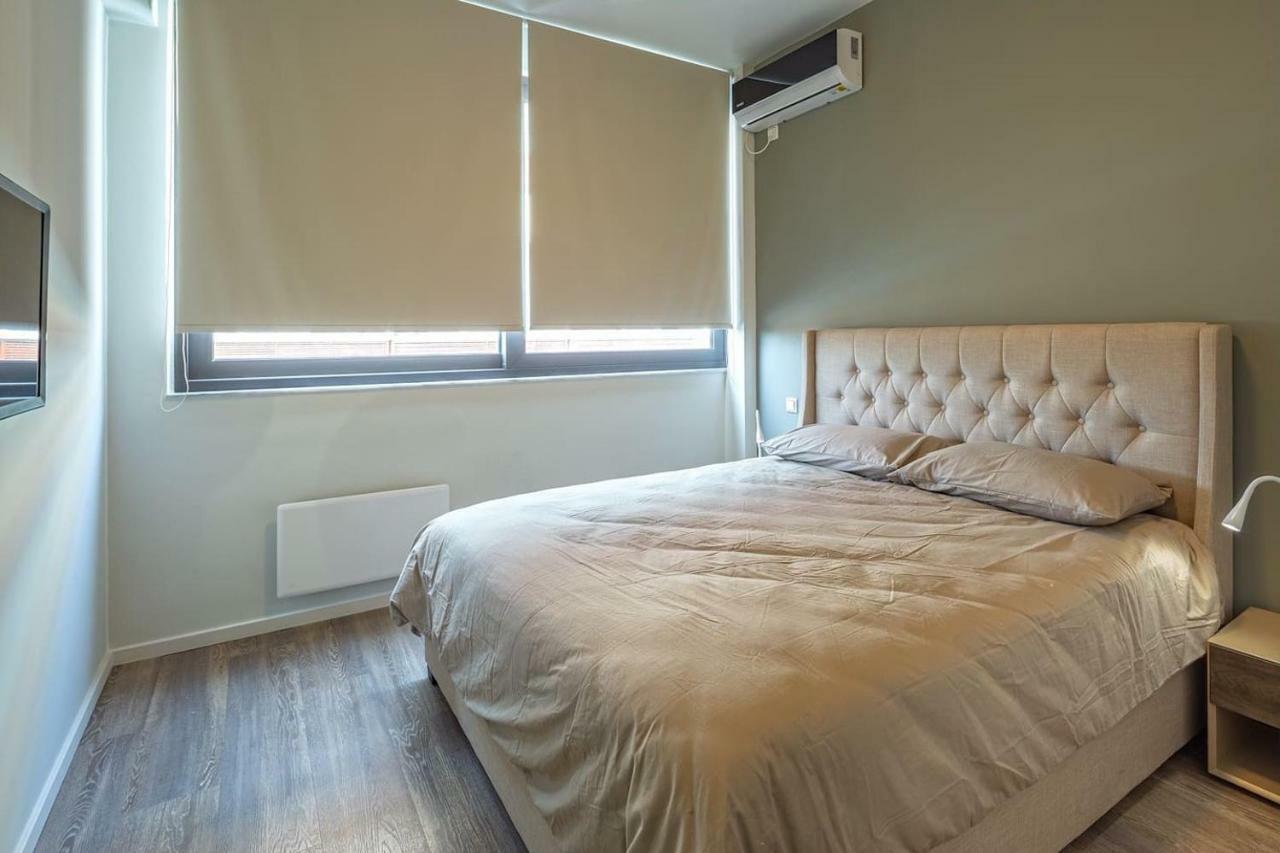 The 2 Bdrs/2 Baths Luxury Apartment